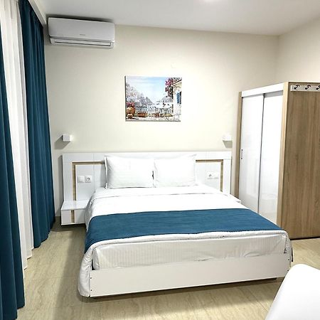Navarino Luxe Suites Peraia  Ngoại thất bức ảnh