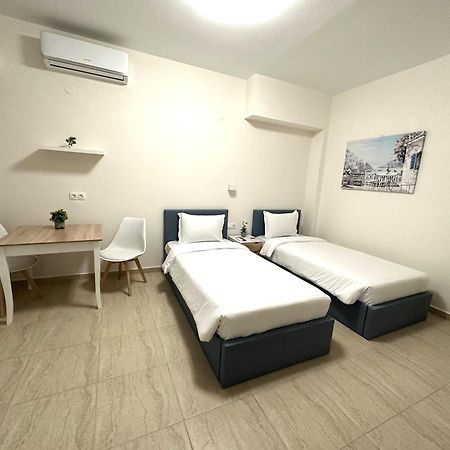 Navarino Luxe Suites Peraia  Ngoại thất bức ảnh