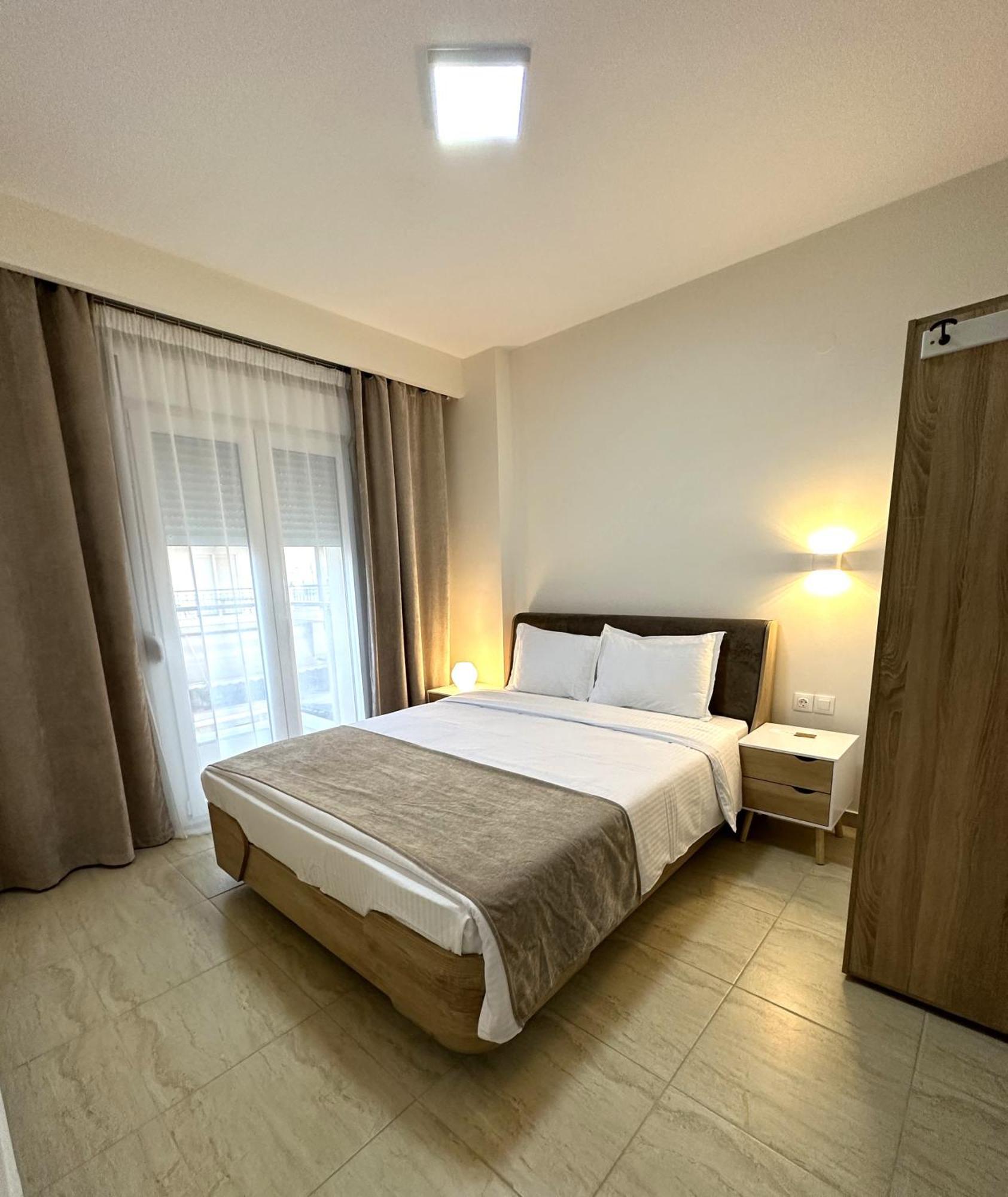 Navarino Luxe Suites Peraia  Ngoại thất bức ảnh