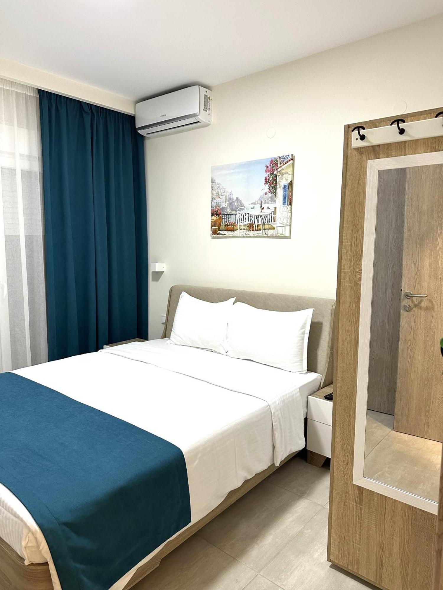 Navarino Luxe Suites Peraia  Ngoại thất bức ảnh