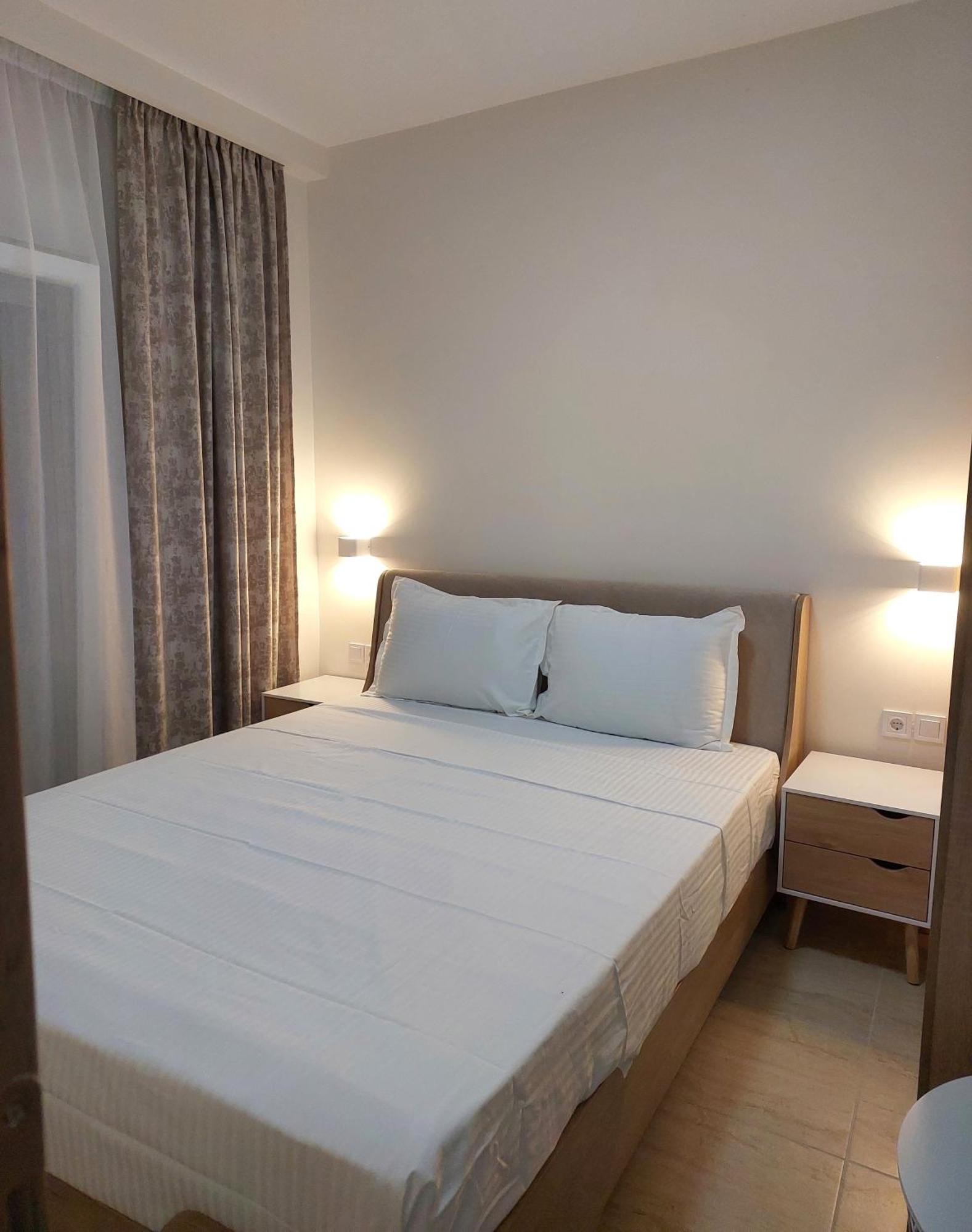 Navarino Luxe Suites Peraia  Ngoại thất bức ảnh