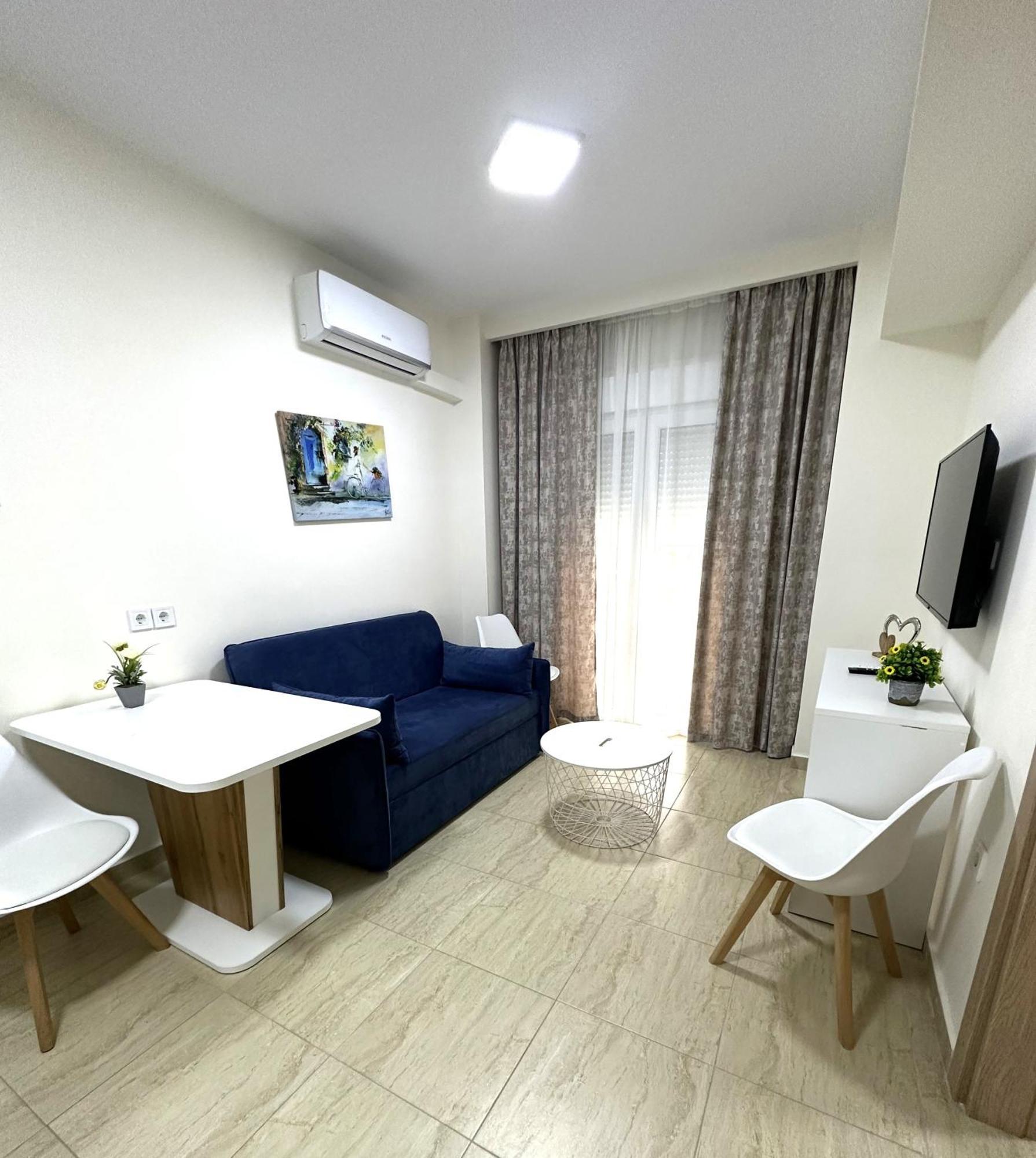 Navarino Luxe Suites Peraia  Ngoại thất bức ảnh