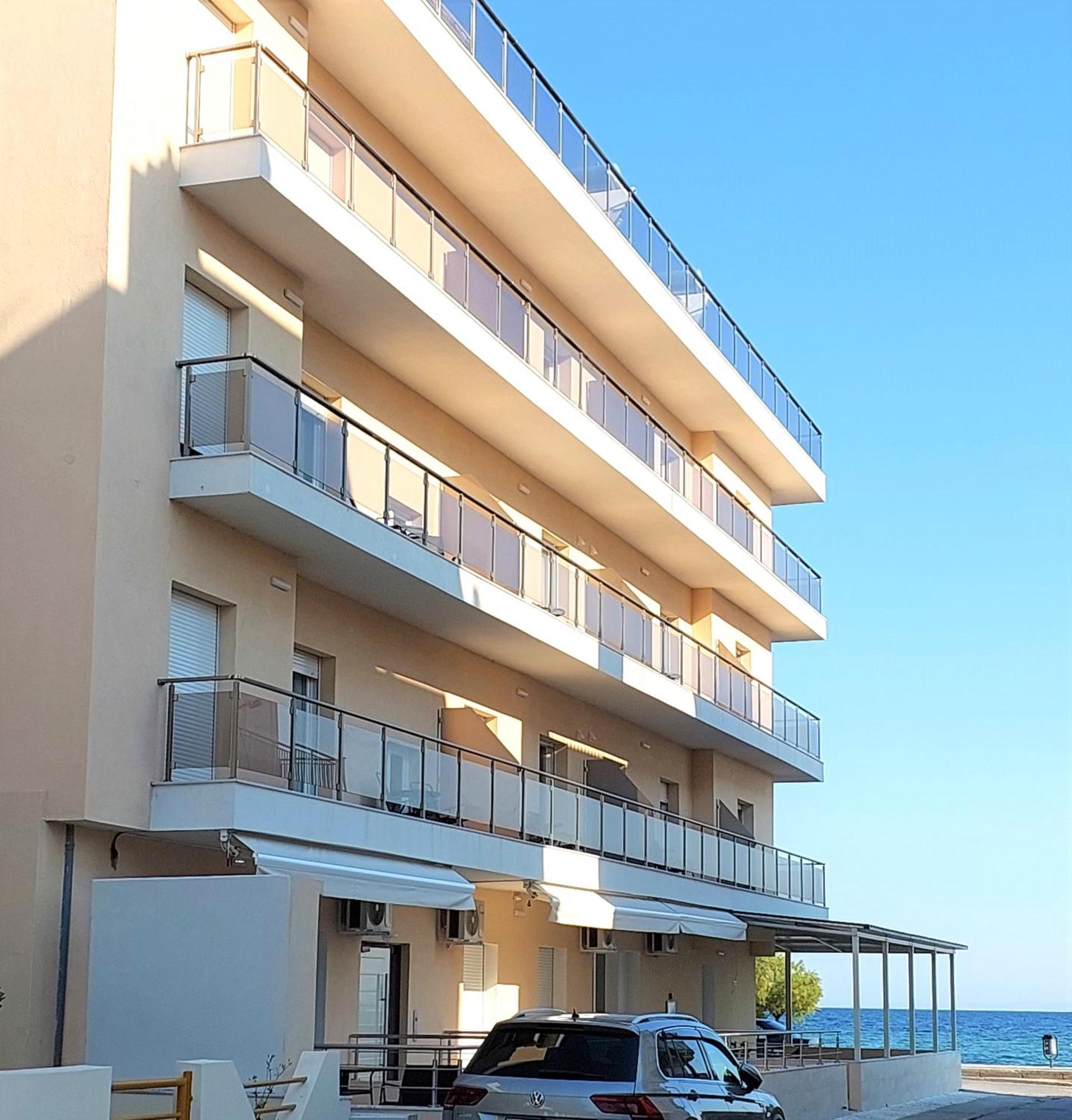 Navarino Luxe Suites Peraia  Ngoại thất bức ảnh
