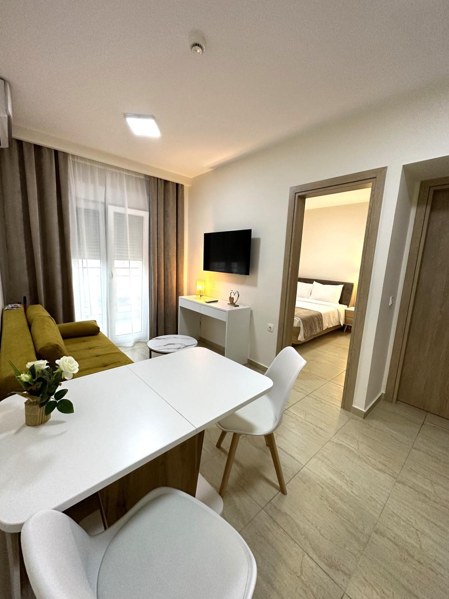 Navarino Luxe Suites Peraia  Ngoại thất bức ảnh