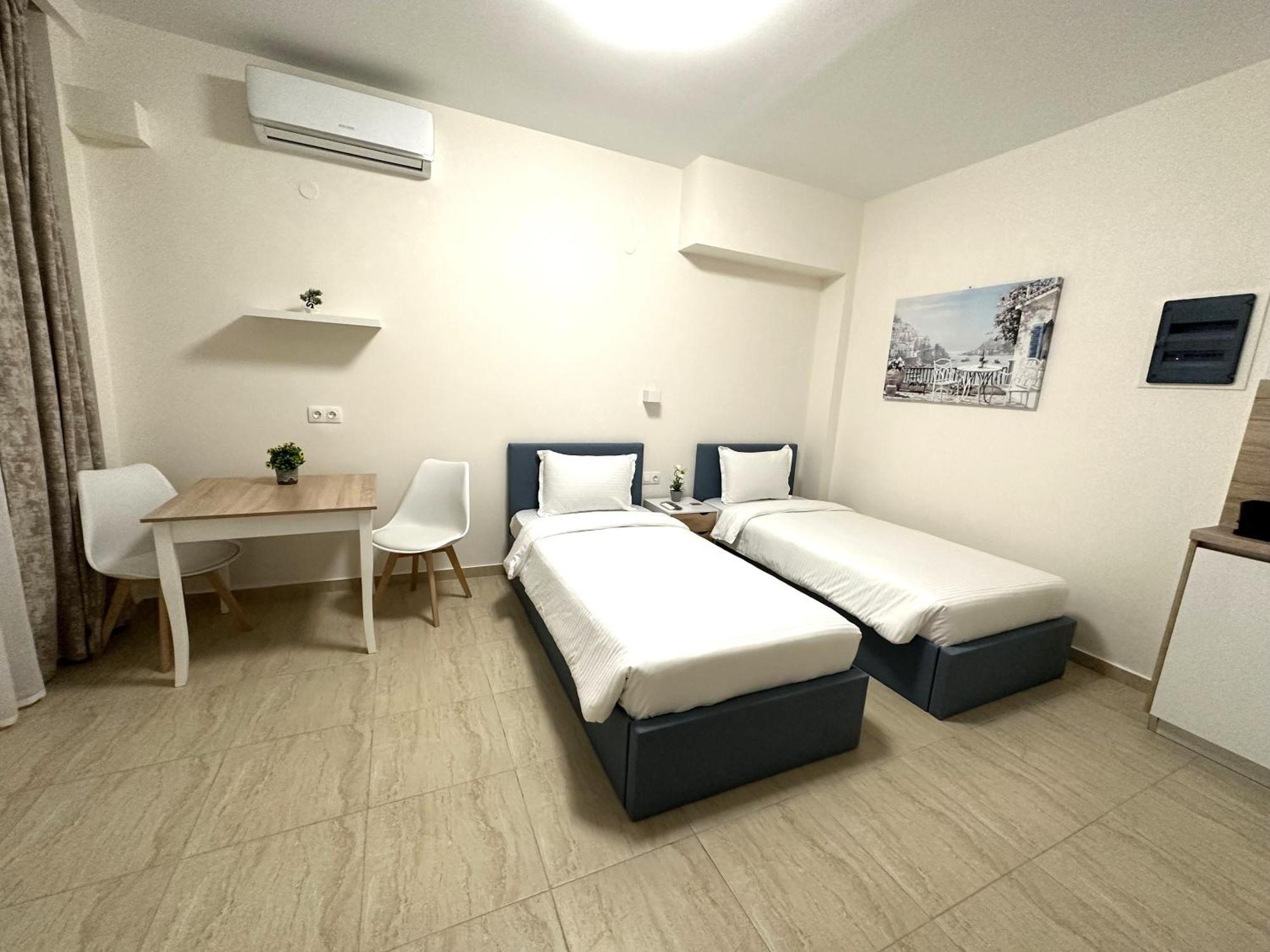 Navarino Luxe Suites Peraia  Ngoại thất bức ảnh