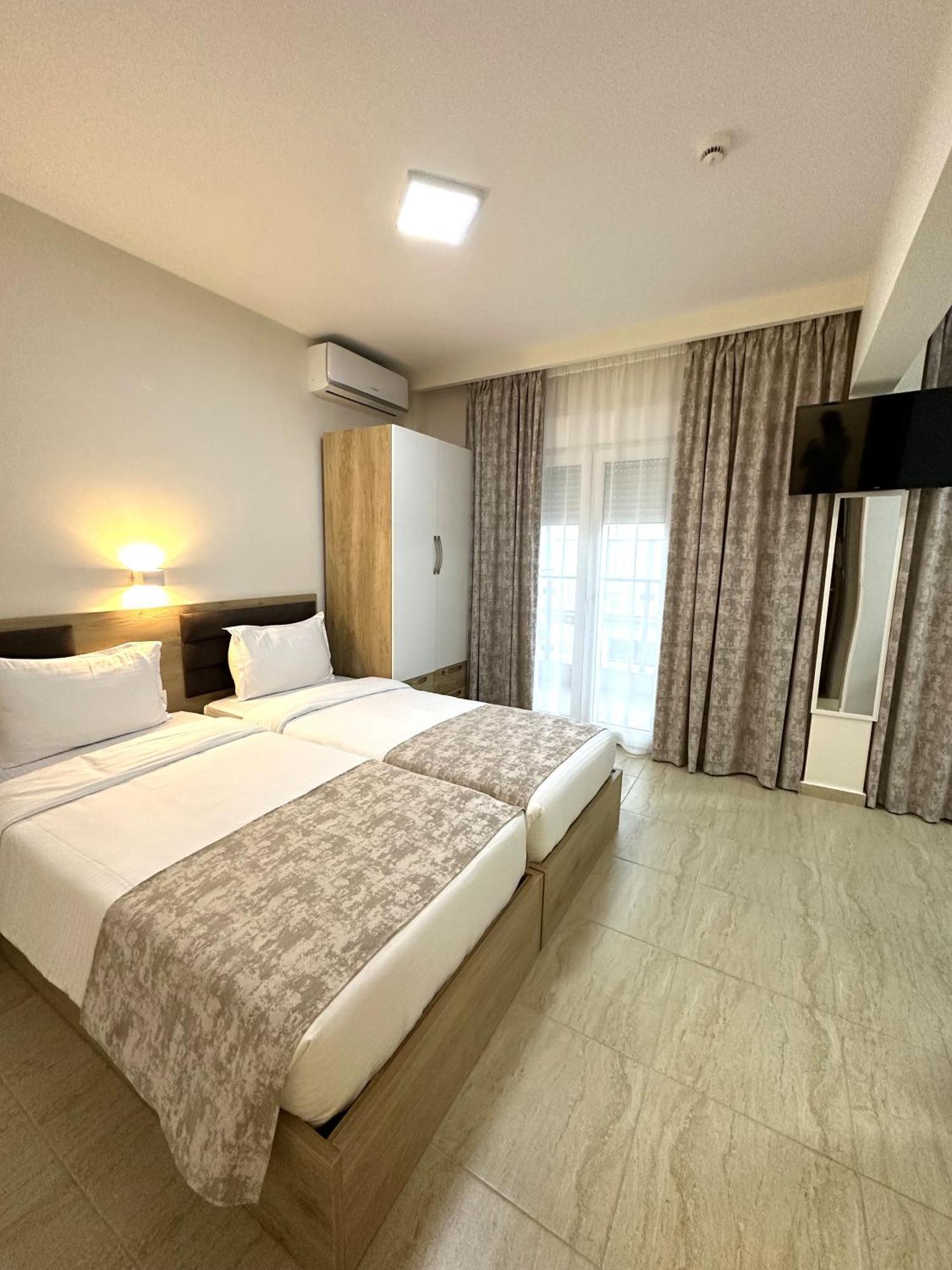 Navarino Luxe Suites Peraia  Ngoại thất bức ảnh
