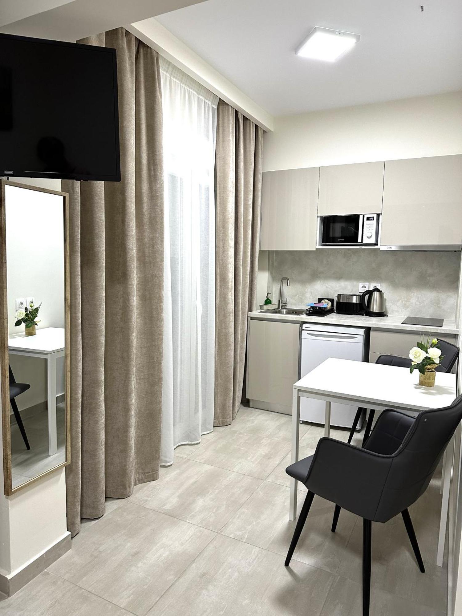 Navarino Luxe Suites Peraia  Ngoại thất bức ảnh