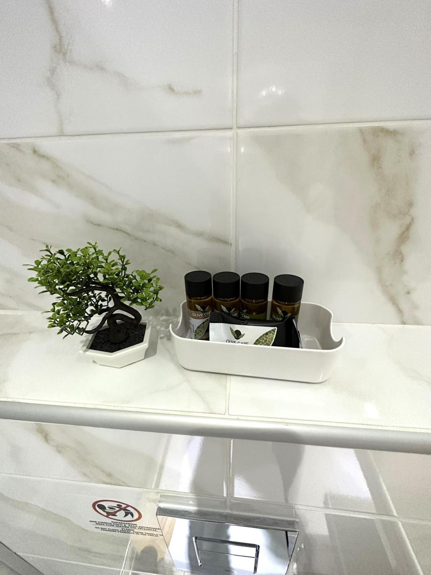 Navarino Luxe Suites Peraia  Ngoại thất bức ảnh