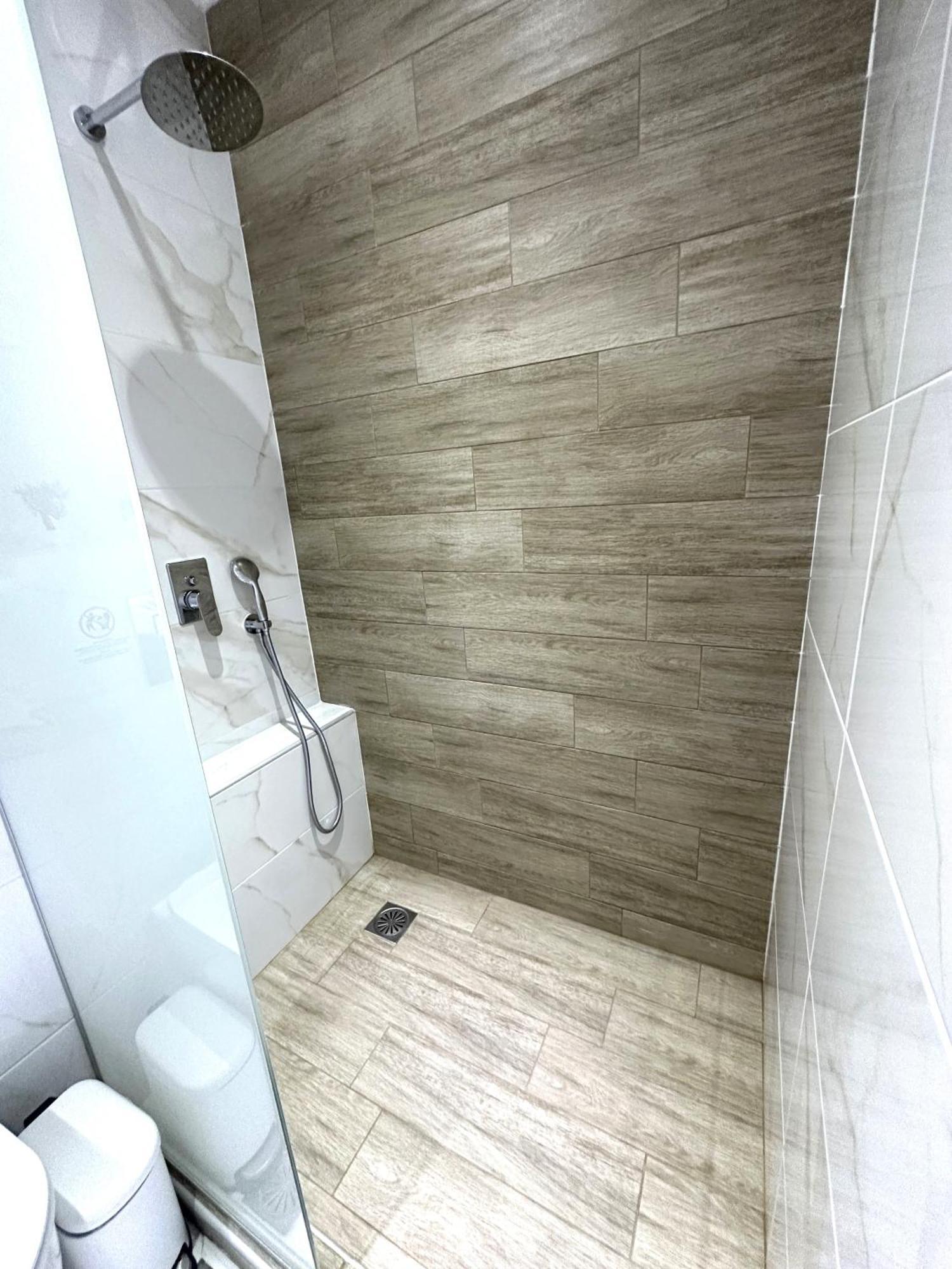 Navarino Luxe Suites Peraia  Ngoại thất bức ảnh