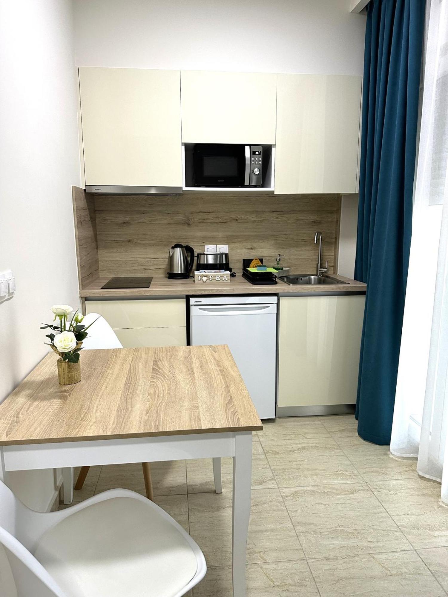 Navarino Luxe Suites Peraia  Ngoại thất bức ảnh