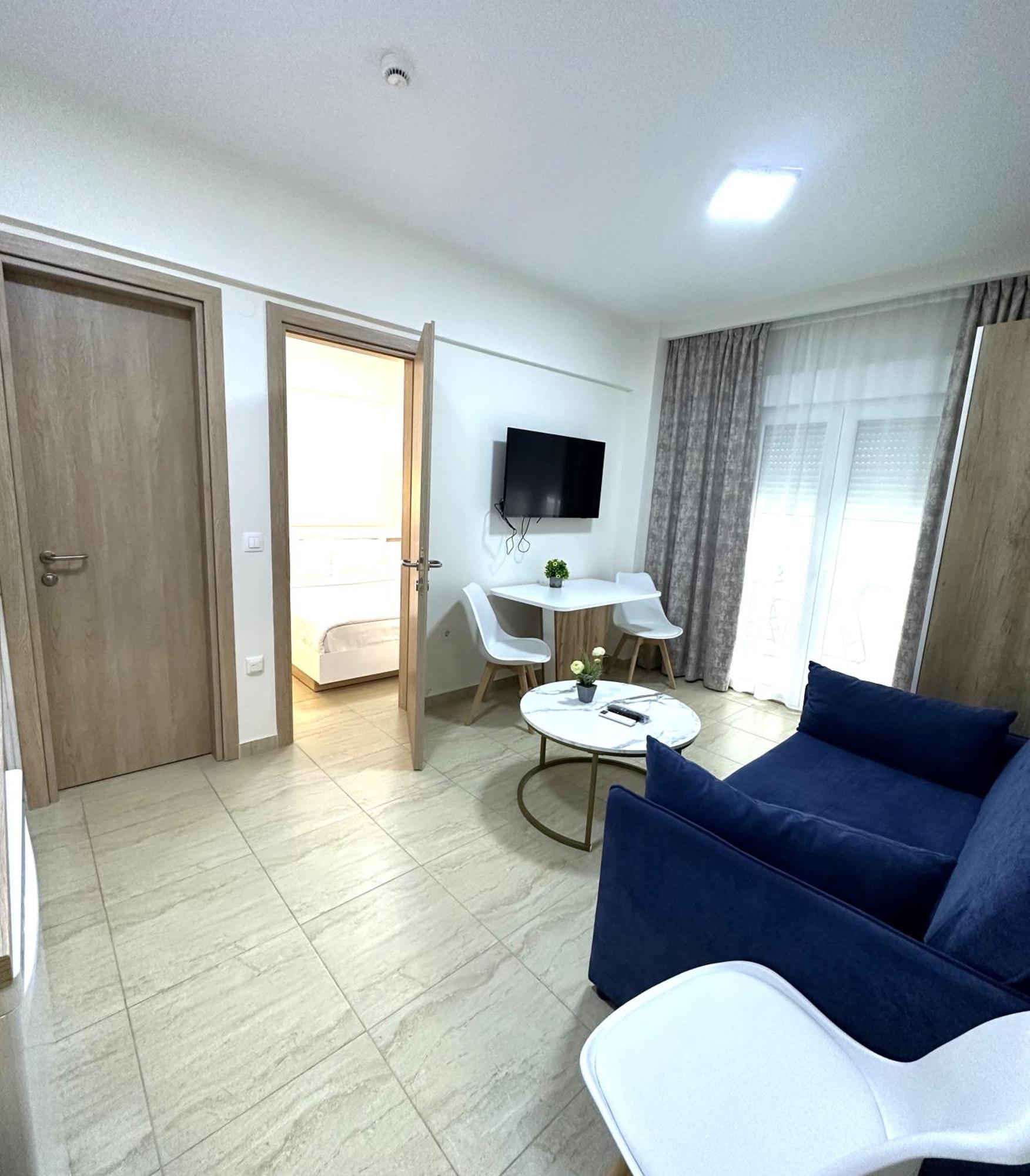 Navarino Luxe Suites Peraia  Ngoại thất bức ảnh